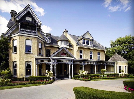 Historic and Elegant Idlewyld Inn will Treat You Like Royalty