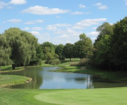 Llyndinshire Golf & Country Club