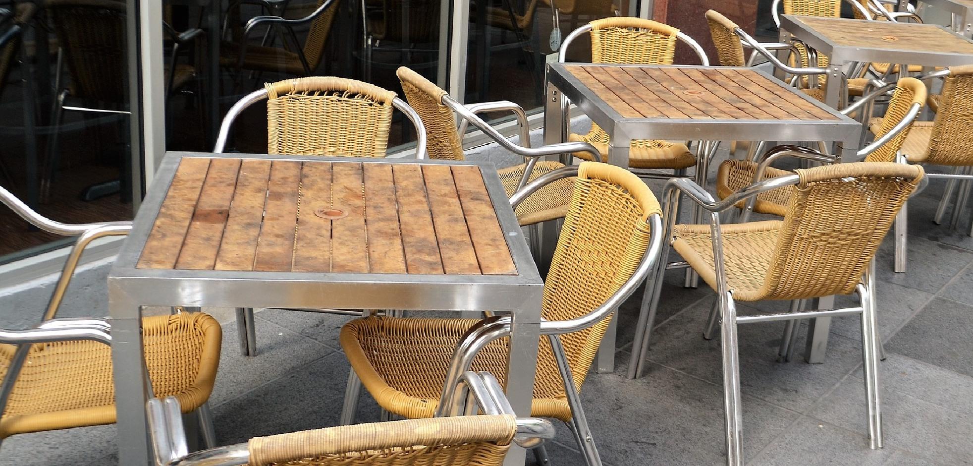 Table & chairs on a patio