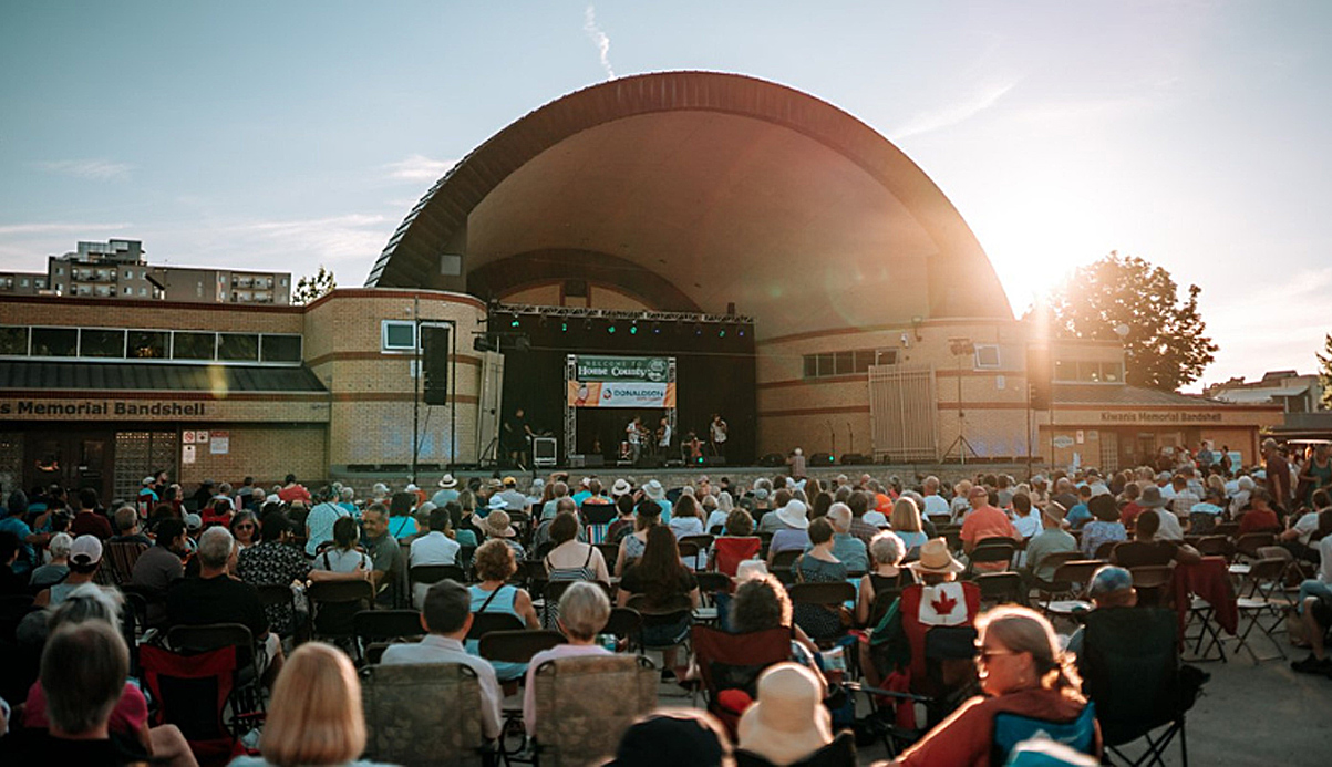 audience facing musicians on a stage