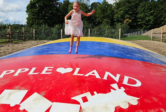 apple-land-girl