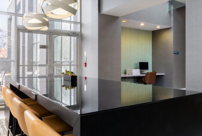 holiday-inn-suites-london7