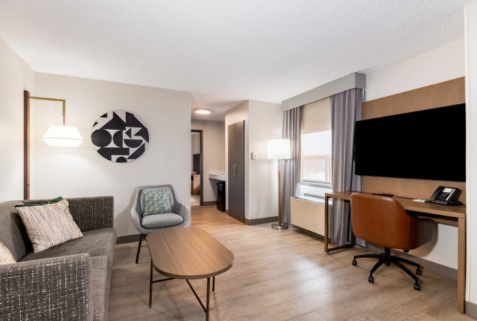 holidy-inn-suties-london11