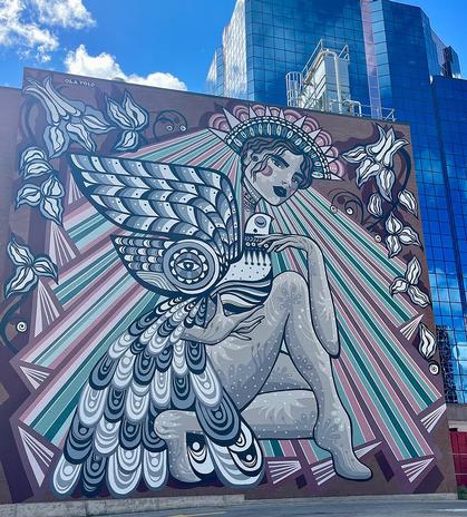queen-and-the-dove3