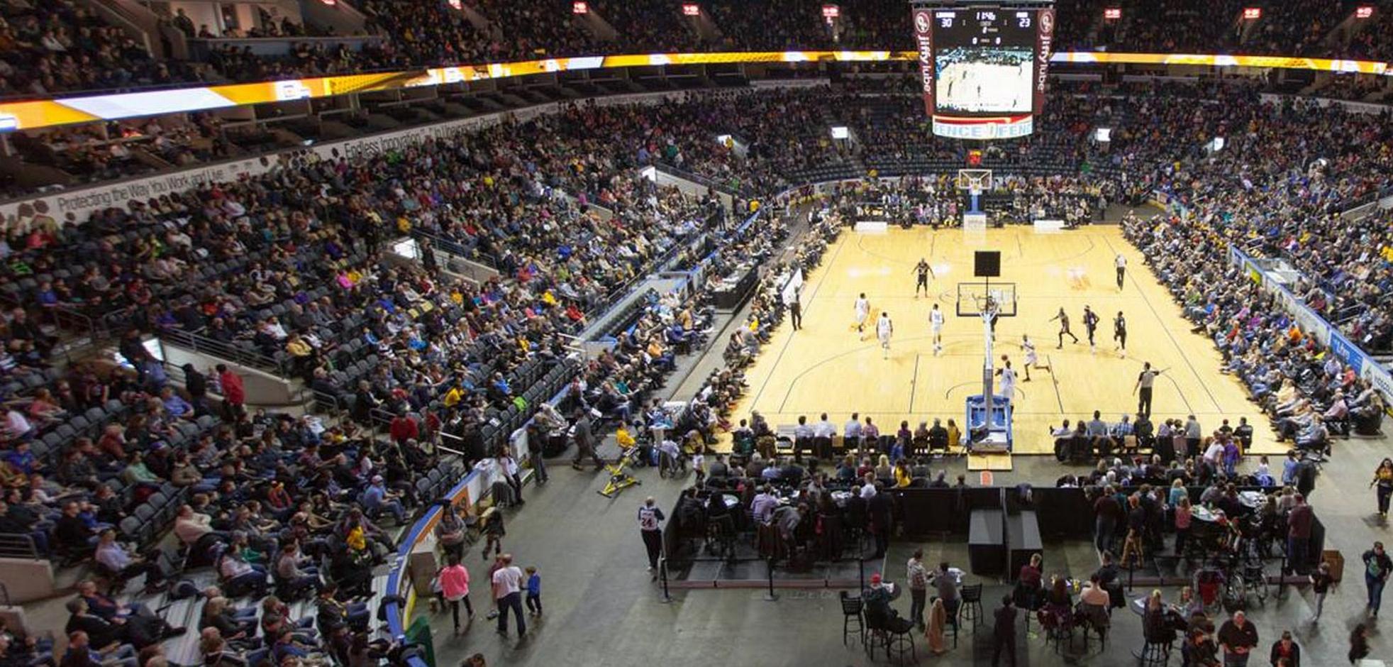 London Lightning baskeball court