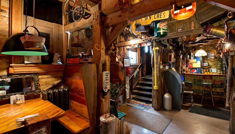 The interior entrance and dining room view of Spageddy Eddy's located in London, Ontario